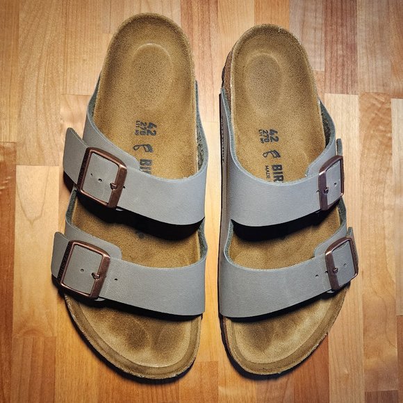 Birkenstock Arizona in Stone - Unisex - 42 Regular/Wide - Picture 1 of 3